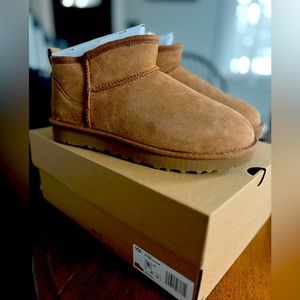 NIB UGG Women’s Classic Ultra Mini size 9 chestnut
